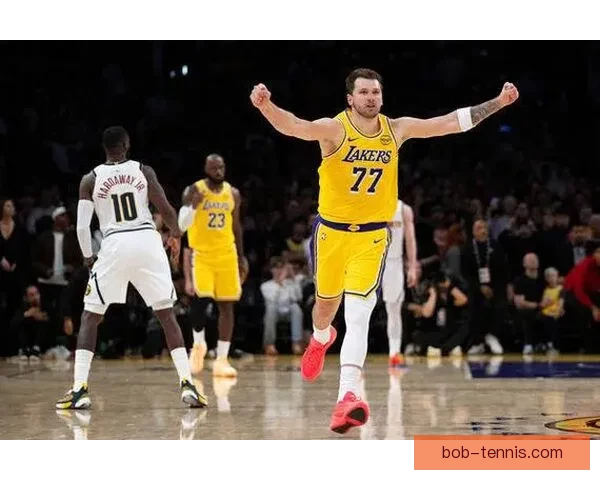 林书豪解析东契奇进攻技巧偏好左侧单打后撤步展现联盟顶级柔和手感