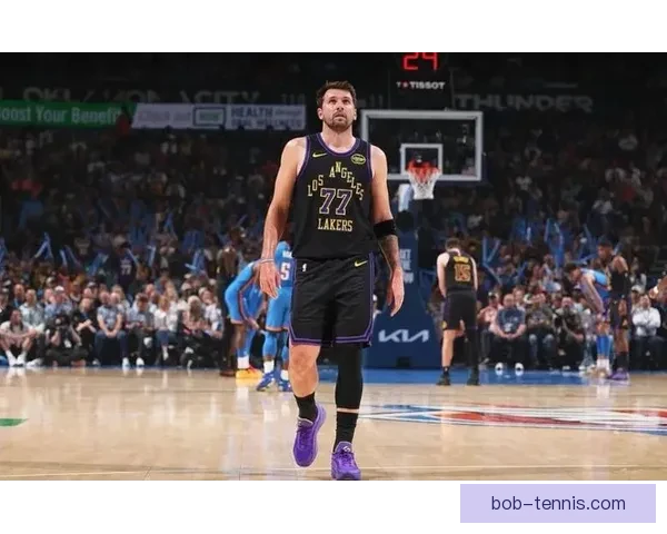 东契奇腿筋二级拉伤无限期休战 湖人恐错失一切评奖机会