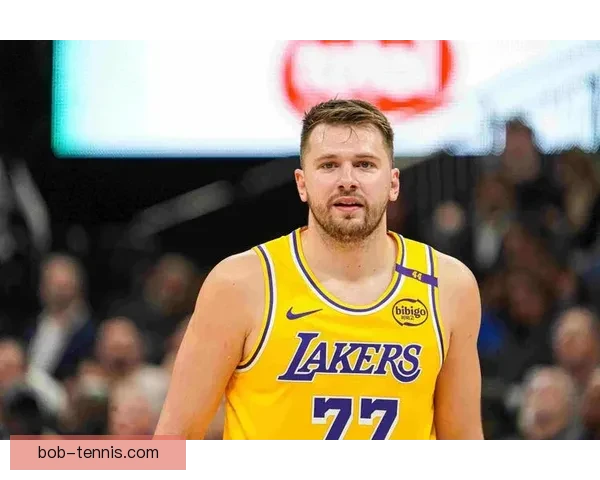 詹姆斯谈东契奇受伤与雷霆首节强势表现：我们遭遇重创